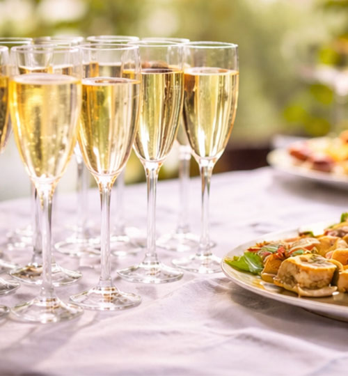 Sektempfang und Catering wird durchgeführt